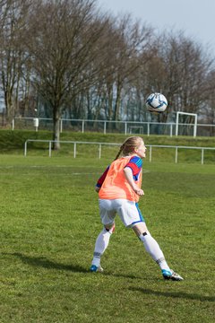 Bild 10 - wBJ SV Henstedt Ulzburg - TSV Schnberg : Ergebnis: 5:2